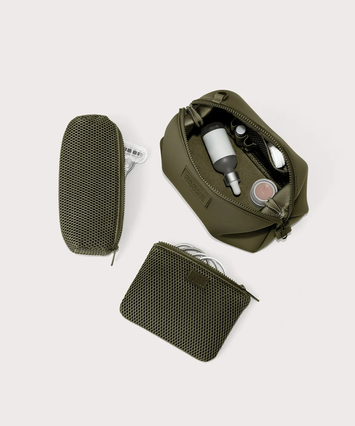 Hunter Toiletry Bag in Dark Moss, Large