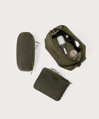 Hunter Toiletry Bag in Dark Moss, Large